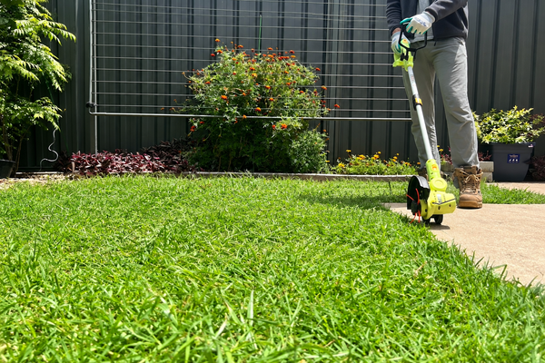 How to Get a Perfectly Edged Lawn