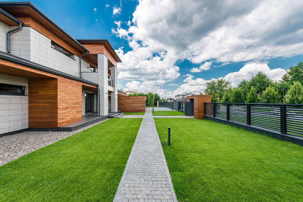 Lawn Edgers That Give You a Clean-Cut Finish